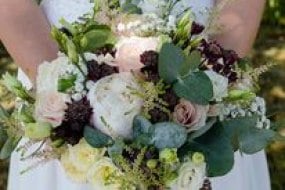 Bright and Beautiful Flowers Wedding Flowers Profile 1