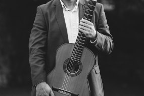 Paul Martin: Solo Acoustic Guitarist Classical Guitarist Profile 1