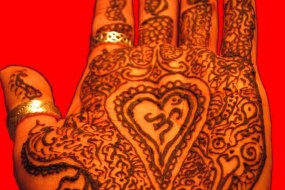 The Norfolk Wedding Artist Henna Artist Hire Profile 1