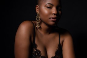 Noelle Vaughn Hire a Portrait Photographer Profile 1