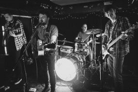 DJ Kewen (North East Discos) & Singing Services Band Hire Profile 1