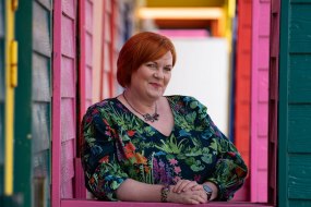 Dawn Vincent Celebrant Celebrant
Hire Profile 1