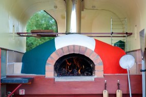 Danieli Pizza Van Hire Profile 1