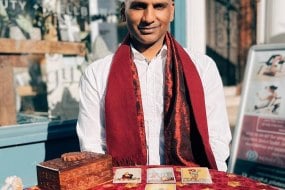 Praveen-Urban Guru Palm Reader & Tarot Reader Profile 1