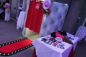 Miximus Entertainment Photobooths
