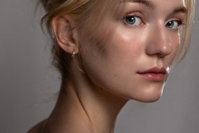 Daria Hire a Portrait Photographer Profile 1