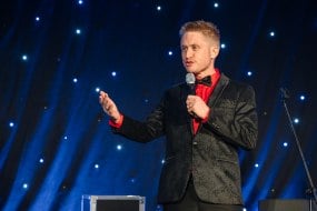 Tom Elliott - Corporate Event Host & Comedy Magician Toastmaster Profile 1