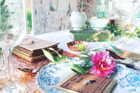 Pretty table settings using vintage props The Vintage House That Could