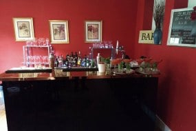 The Inn Box Mobile Bar Hire Profile 1