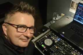 DJ Ali Thomas Lighting Hire Profile 1