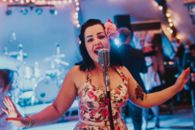 Becki Fishwick Event and Wedding Singer
