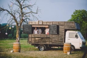 The Ale Van Horsebox Bar Hire  Profile 1