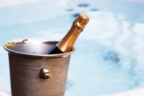 Harris Hot Tub Hire Prosecco Van Hire Profile 1