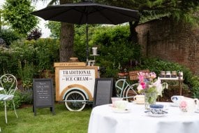 Polly's Peddlers Ice Cream Cart Hire Profile 1