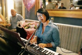 Roselle The Piano Girl Wedding Band Hire Profile 1