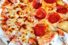 Taylor's Pizzas Food Van Hire Profile 1