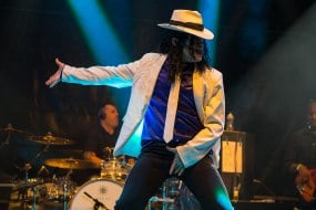 Edward as Michael Jackson