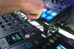 Démos Sound Video Light Music Equipment Hire Profile 1
