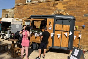 Only foals and fizz  Horsebox Bar Hire  Profile 1