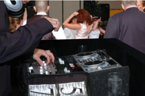 Mike Newlands Mobile Disco Bands and DJs Profile 1