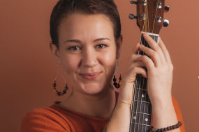 Laura Wyatt Musician Hire Profile 1