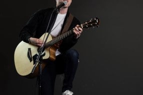 Jamie Felton Music Book a Classical Guitarist Profile 1