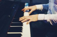Sandy’s Piano Bar