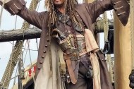 Captain Jack Sparrow look-alike 