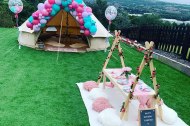 Bell tent with picnic 