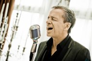 Rich Sings Swing