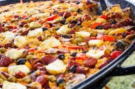 Paella pan catering