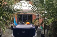 Backyard Bubbles - Hot Tub Hire
