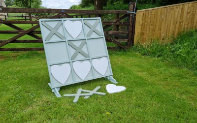 Our weddibg version of noughts and crosses, Hearts and Kisses