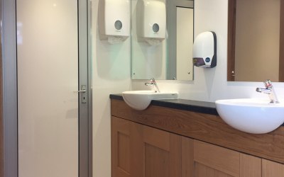 3+1 Deluxe loo trailer - interior