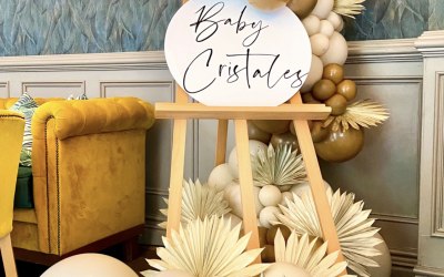 Personalised Sign & Easel Balloon Display 
