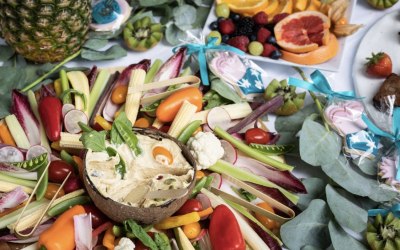 Rainbow crudités and dips 