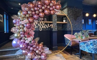 Metallic Half Bulk Decor w/ Neon Light Sign 