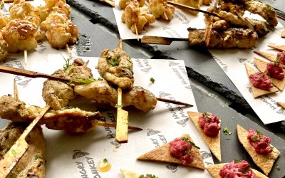 Canapés of Smoket Scottish salmon and wasabi, cumin and sesame smoked cauliflower, lightly spiced chicken thigh and Cheltenham beetroot hummus 