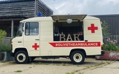 Retro & Quirky - Have a drink with Olive!