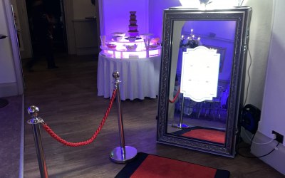 Magic mirror booth