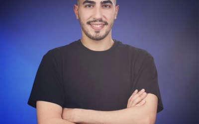 Hello! I am Ethan, and I am the owner and cook of Pita & Dips. Pita & Dips specialises in Meze-Style Catering, with a specific emphasis on offering a wide variety of foods, including Vegetarian options. I founded Pita & Dips with the goal of promoting talking through its casual, shared eating. If you or someone you know is looking for event catering, get in touch to start your order today.