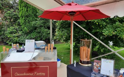 ICE CREAM CART WITH UMBRELLA