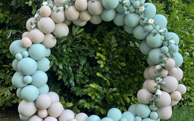 Balloon hoop for a birthday celebration
