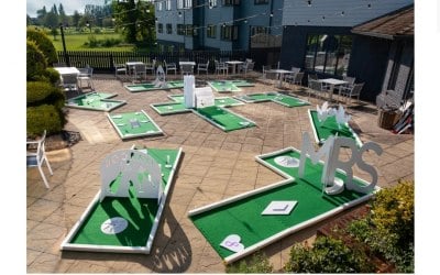 Pure white wedding course