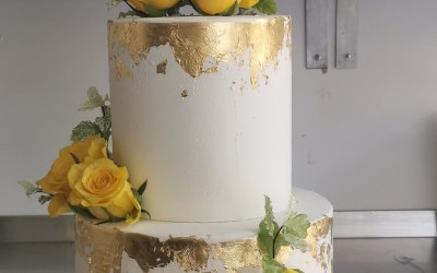 2 tier wedding cake