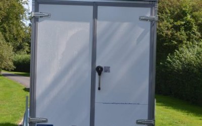 Double access rear doors