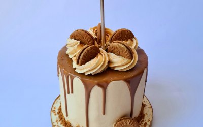 Biscoff drip cake 