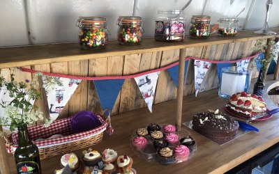 Drinks, sweet cart, light refreshments