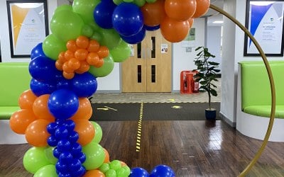 Half balloon hoop