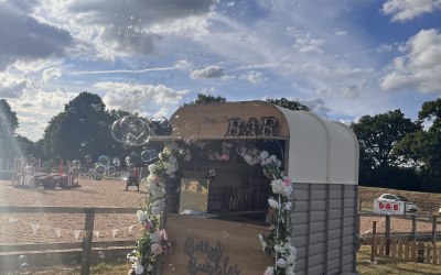 Horsebox bar
